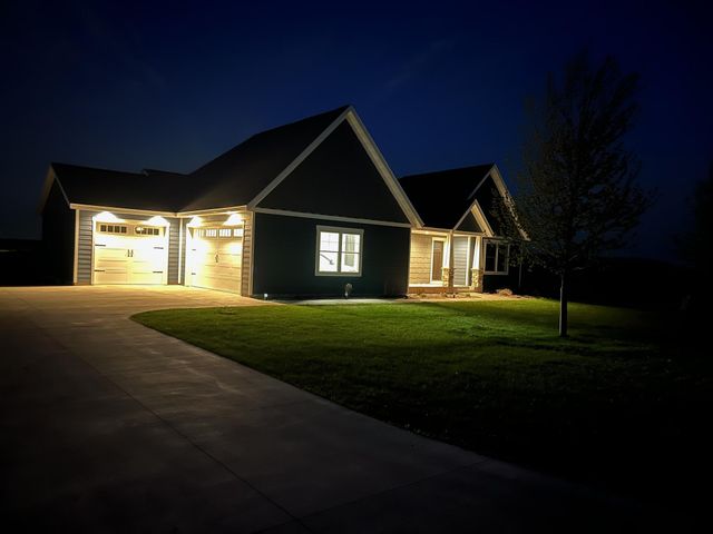 1800 20th Avenue Circle NE, Kasson, MN 55944