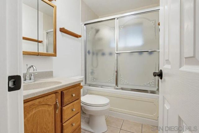 4231 Thomas St, Oceanside, CA 92056