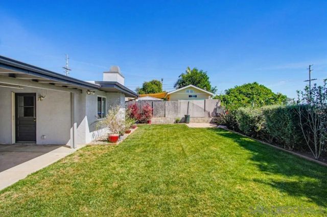 4231 Thomas St, Oceanside, CA 92056