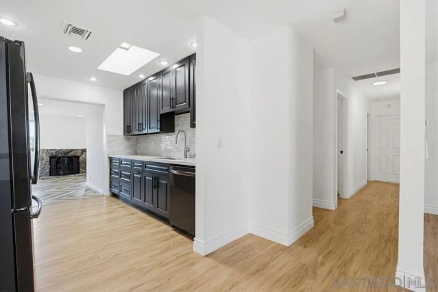 4231 Thomas St, Oceanside, CA 92056