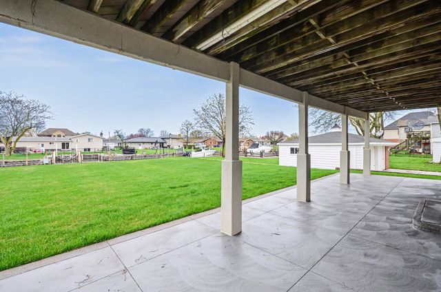 41285 Belvidere Street, Harrison Township, MI 48045