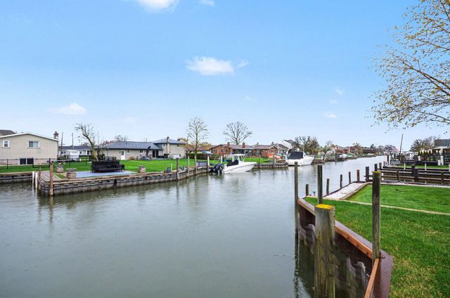 41285 Belvidere Street, Harrison Township, MI 48045