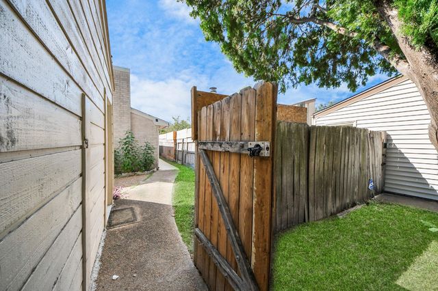4138 Boone Road, Houston, TX 77072