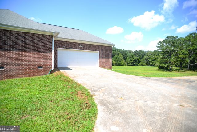 260 Moseley Drive, Stockbridge, GA 30281