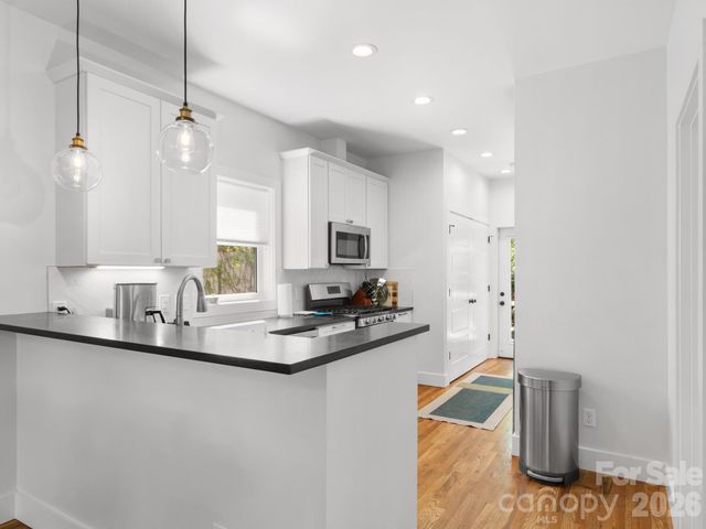 46 Rumbough Place, Asheville, NC 28806