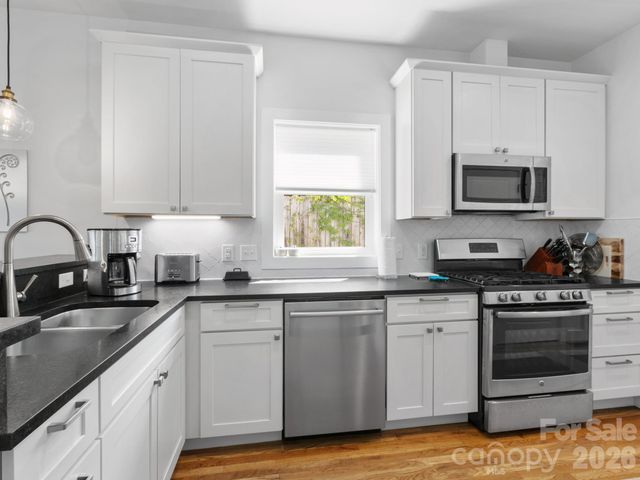 46 Rumbough Place, Asheville, NC 28806