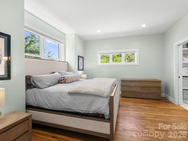 46 Rumbough Place, Asheville, NC 28806