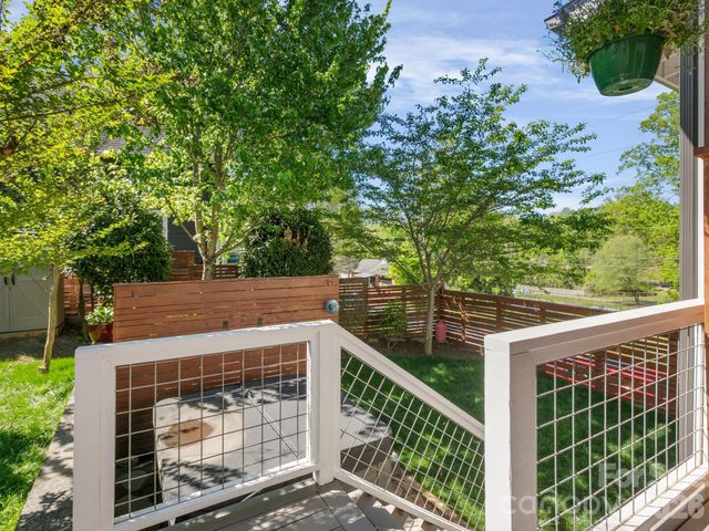 46 Rumbough Place, Asheville, NC 28806