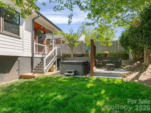 46 Rumbough Place, Asheville, NC 28806