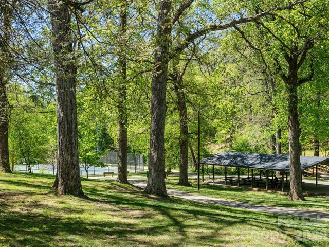 46 Rumbough Place, Asheville, NC 28806