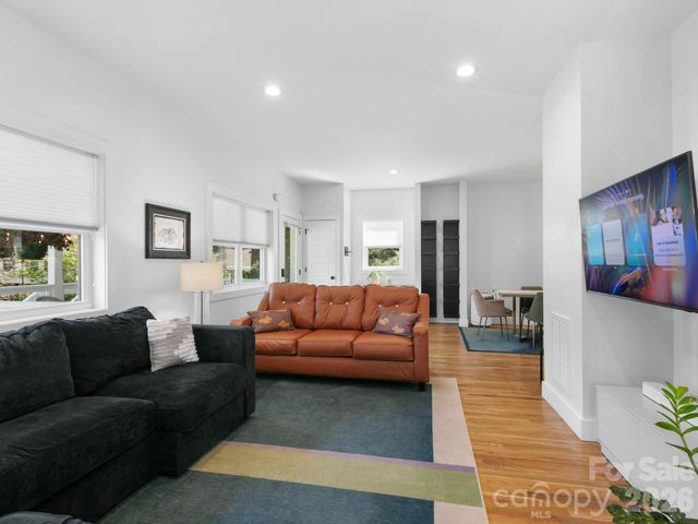 46 Rumbough Place, Asheville, NC 28806