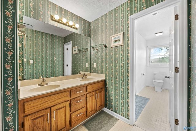 9700 Welch Circle SE, Huntsville, AL 35803