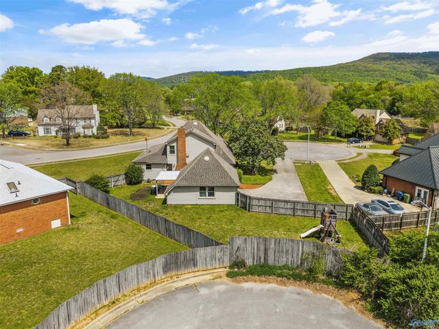 9700 Welch Circle SE, Huntsville, AL 35803