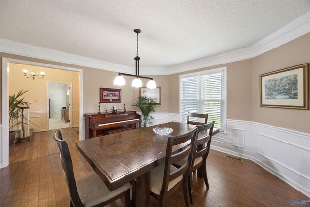 9700 Welch Circle SE, Huntsville, AL 35803