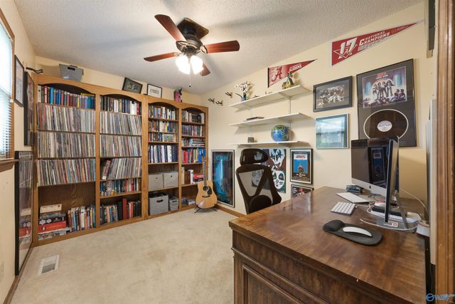 9700 Welch Circle SE, Huntsville, AL 35803