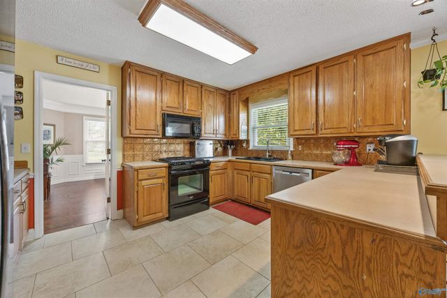 9700 Welch Circle SE, Huntsville, AL 35803