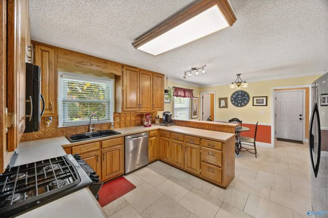 9700 Welch Circle SE, Huntsville, AL 35803