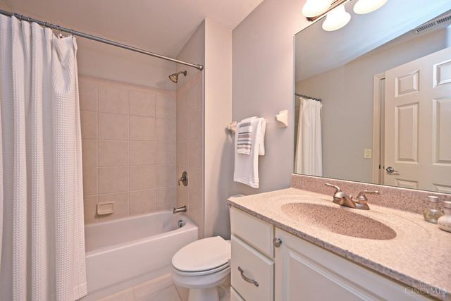 3887 The Ridings, Deerfield Twp., OH 45040