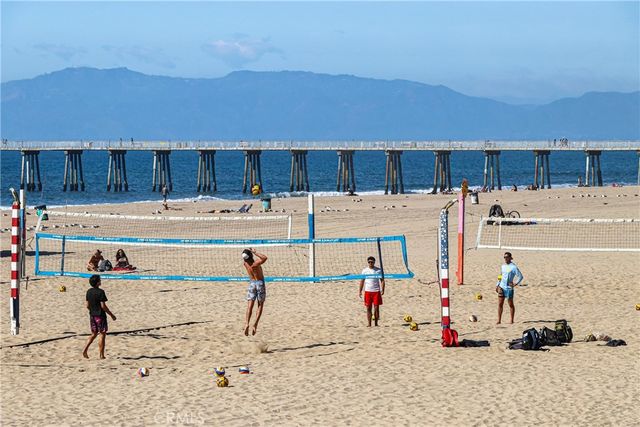 532 The Strand, Hermosa Beach, CA 90254