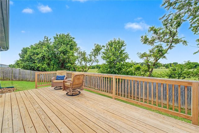 1141 Riverside Drive, Bentonville, AR 72713