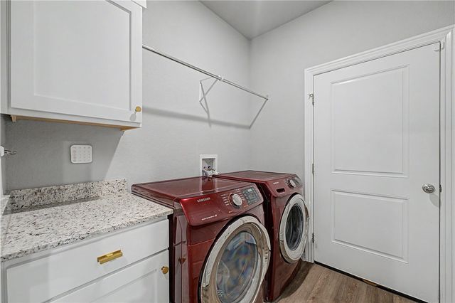1141 Riverside Drive, Bentonville, AR 72713