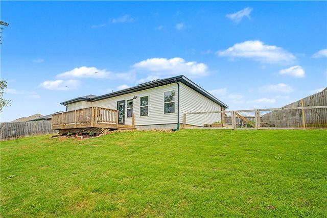 1141 Riverside Drive, Bentonville, AR 72713