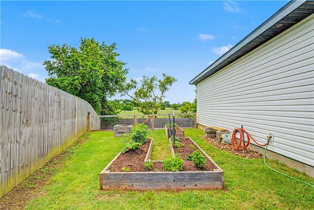 1141 Riverside Drive, Bentonville, AR 72713