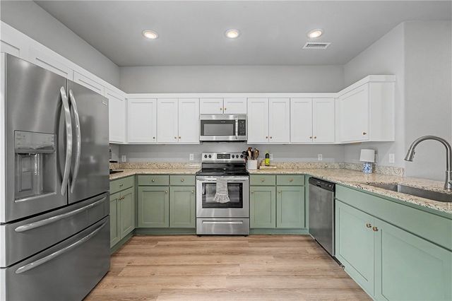 1141 Riverside Drive, Bentonville, AR 72713