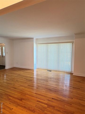 3028 Caswell Drive, Troy, MI 48084