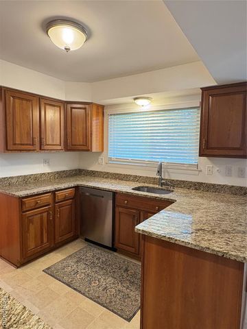 3028 Caswell Drive, Troy, MI 48084