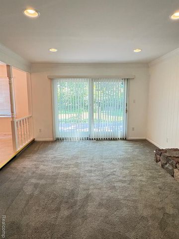 3028 Caswell Drive, Troy, MI 48084