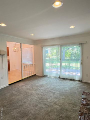 3028 Caswell Drive, Troy, MI 48084