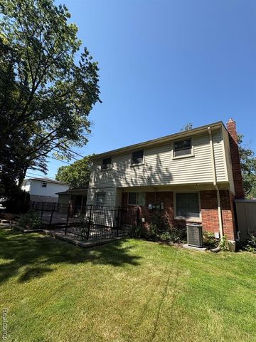 3028 Caswell Drive, Troy, MI 48084