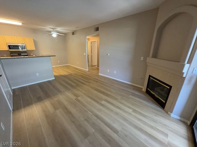 8250 North GRAND CANYON Drive 2158, Las Vegas, NV 89166