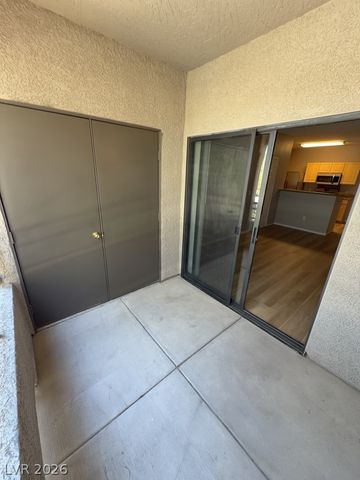 8250 North GRAND CANYON Drive 2158, Las Vegas, NV 89166