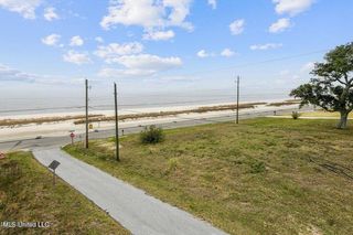 517 N Beach Boulevard, Waveland, MS 39576