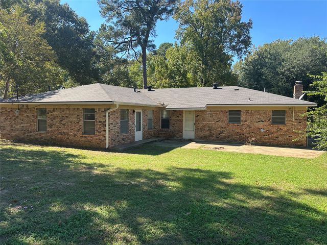 424 Irving Bluff Road, Shreveport, LA 71107