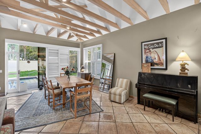 217 E Tall Oaks Circle, Palm Beach Gardens, FL 33410