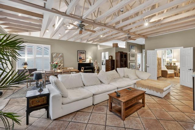 217 E Tall Oaks Circle, Palm Beach Gardens, FL 33410