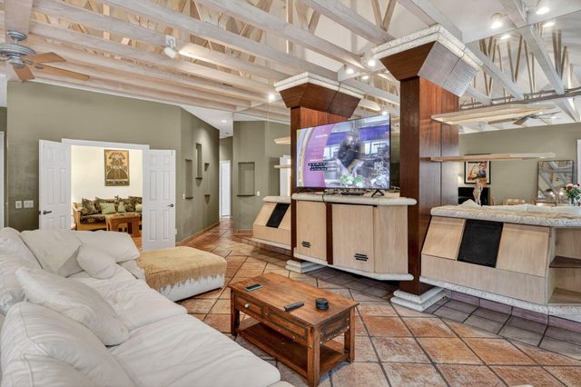 217 E Tall Oaks Circle, Palm Beach Gardens, FL 33410