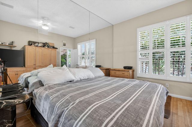 217 E Tall Oaks Circle, Palm Beach Gardens, FL 33410