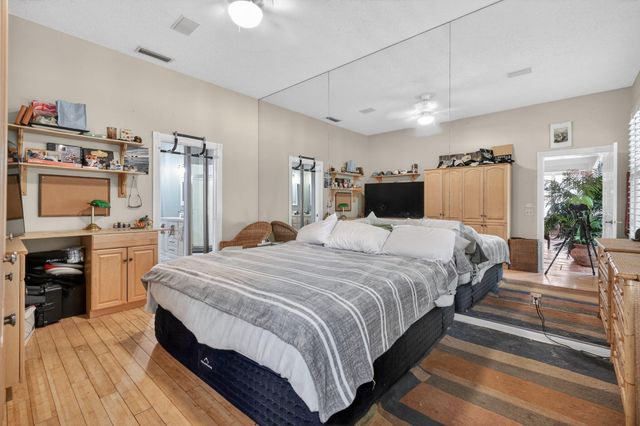 217 E Tall Oaks Circle, Palm Beach Gardens, FL 33410