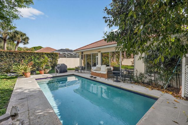 217 E Tall Oaks Circle, Palm Beach Gardens, FL 33410