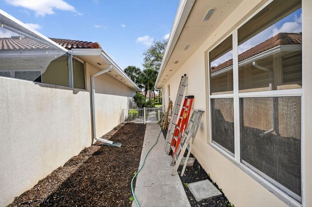 217 E Tall Oaks Circle, Palm Beach Gardens, FL 33410