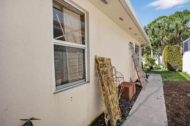 217 E Tall Oaks Circle, Palm Beach Gardens, FL 33410