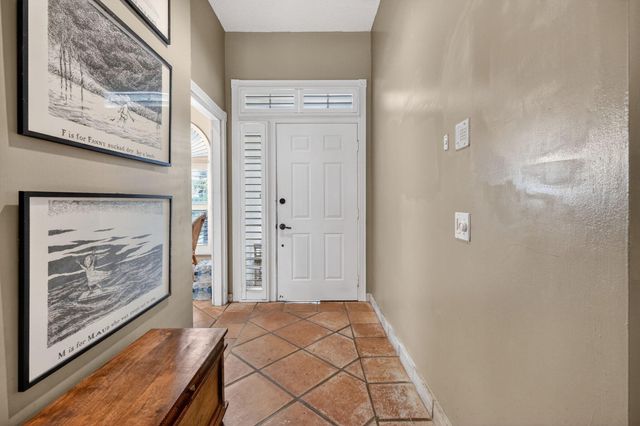 217 E Tall Oaks Circle, Palm Beach Gardens, FL 33410