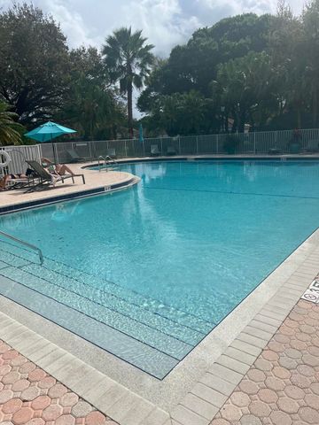 217 E Tall Oaks Circle, Palm Beach Gardens, FL 33410