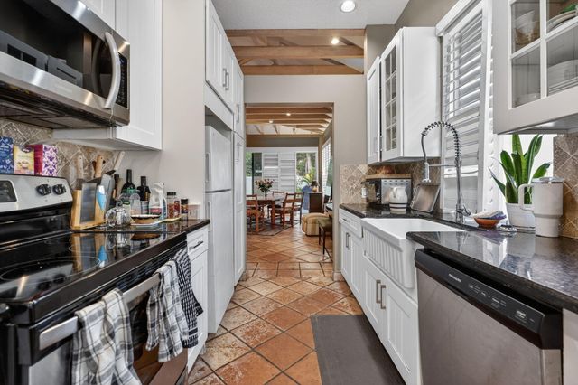 217 E Tall Oaks Circle, Palm Beach Gardens, FL 33410