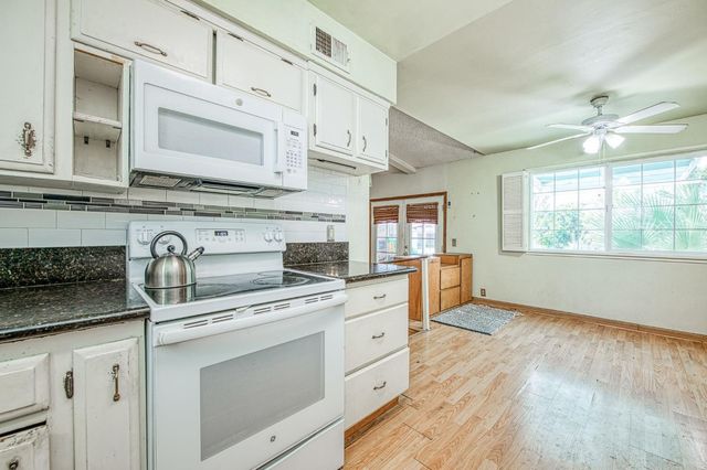 2306 Stanford Avenue, Clovis, CA 93611