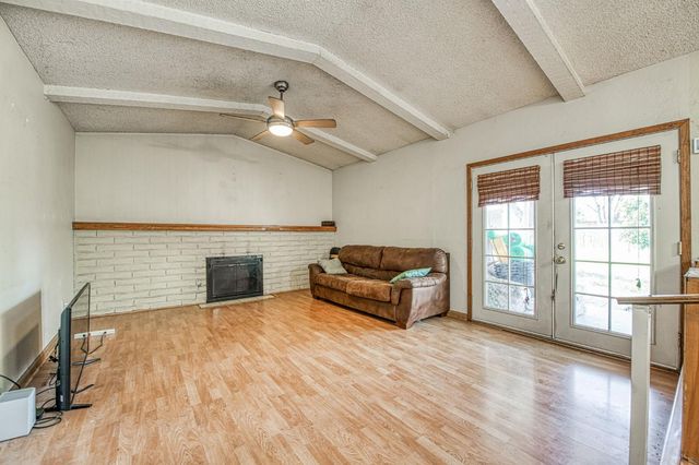 2306 Stanford Avenue, Clovis, CA 93611